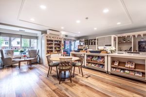 COTTON'S CAFE AND DELI- click for photo gallery